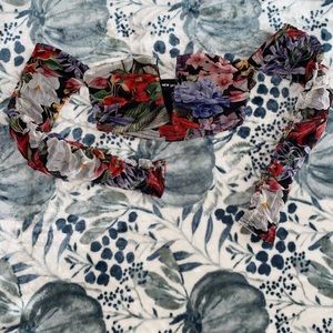 NWOT off shoulder floral v neck crop top from dolls kill